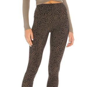 ALO Yoga Vapor Leopard legging: full length, high waisted